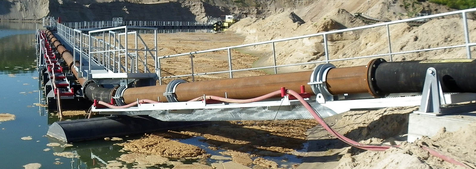 Schwimmende Rohrleitungen + Rohrleitungsgelenke